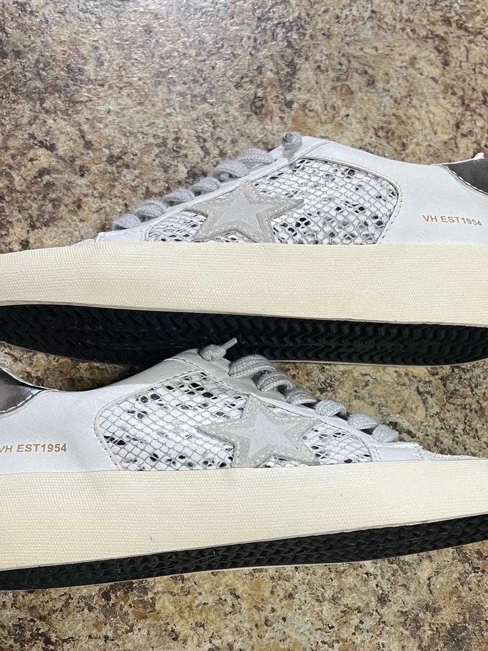Vintage Havana Lace-Up Sneakers in Light Gray and White